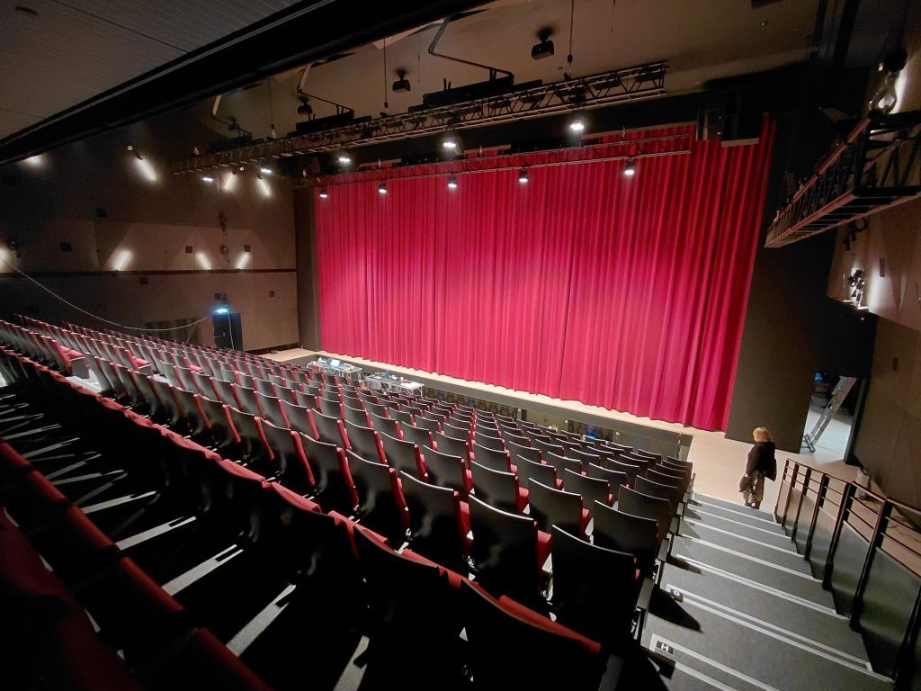 @hnkzagreb @unimedia @artcaffe @kazaliste