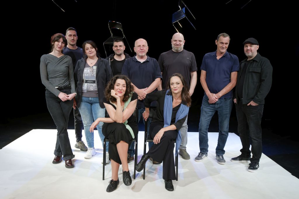 @artcaffe @maternoster @knap @komedija