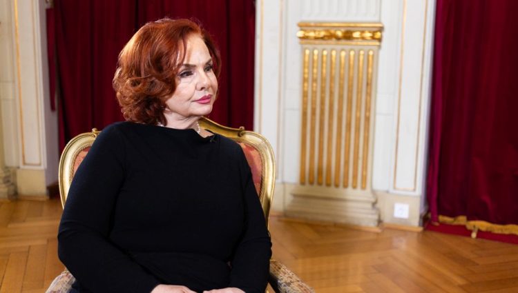 OD JANJEVA DO PRVAKINJE OPERE: život i karijera Cecilije Car Hrgović