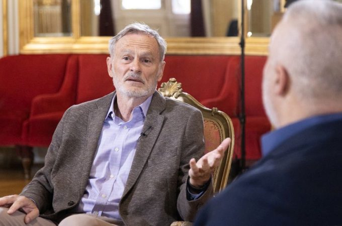 Dino Milinović u ArtCaffeu: između povijesti umjetnosti, diplomacije i književnosti – priča o identitetu i trajnoj kulturnoj odgovornosti